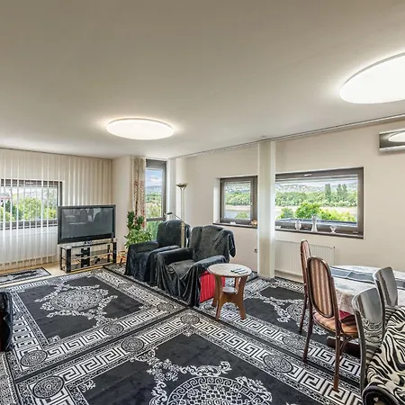 Riversider - With A View Of The Danube And Margaret Island *