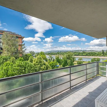 Lejlighed Wellness Riversider - With A View Of The Danube And Margaret Island